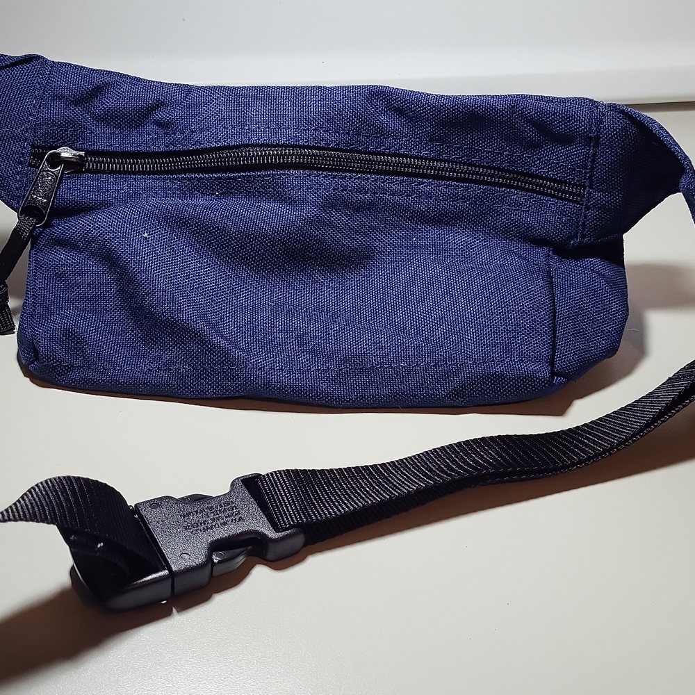Navy Eddie Bauer Fanny Pack - Picture 3 of 3